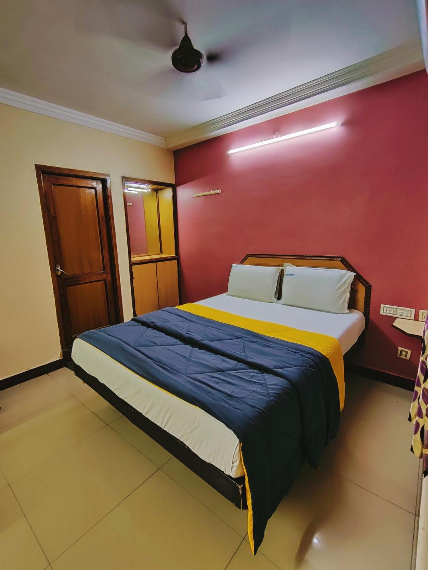 Hotel Dkr Residency Tirupati Room photo